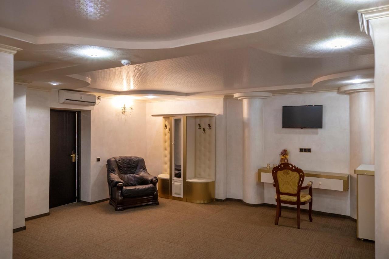 Georgia Gold Hotel Gori Bagian luar foto