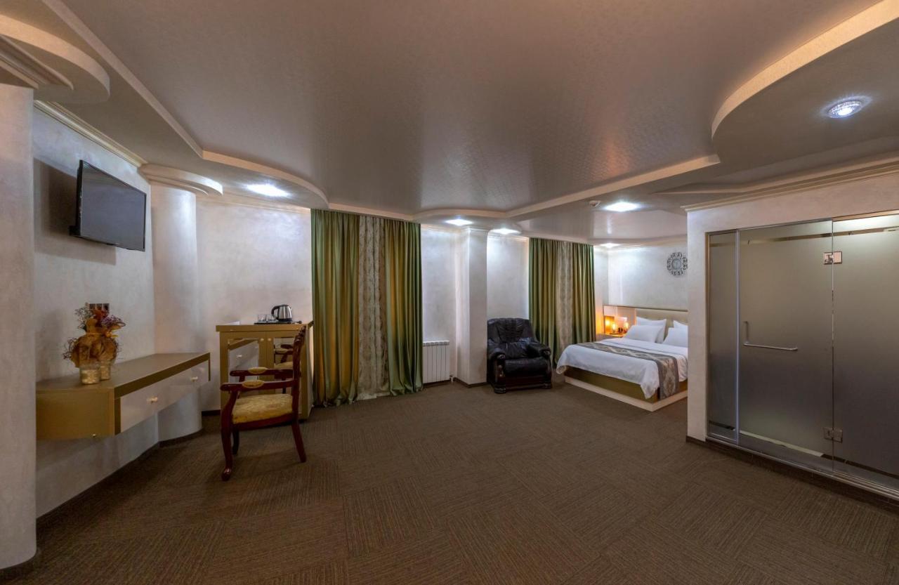 Georgia Gold Hotel Gori Bagian luar foto