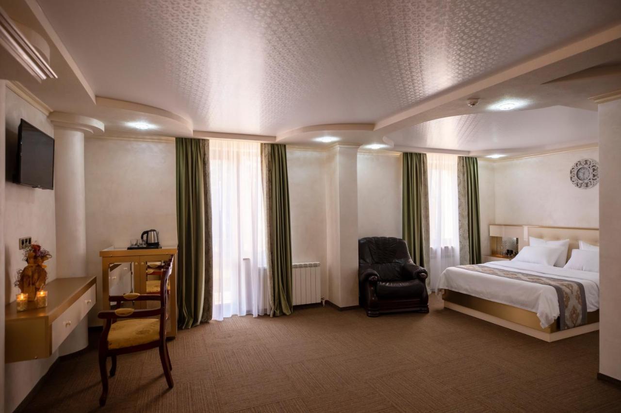 Georgia Gold Hotel Gori Bagian luar foto
